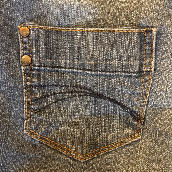 Decree Skinny Juniors 11 Low Waist Whisker Faded Stretch Denim Jeans - Picture 8 of 9